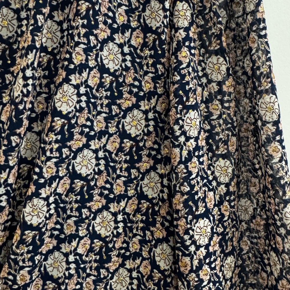 Umgee Navy and Beige Floral Top - Picture 4 of 5